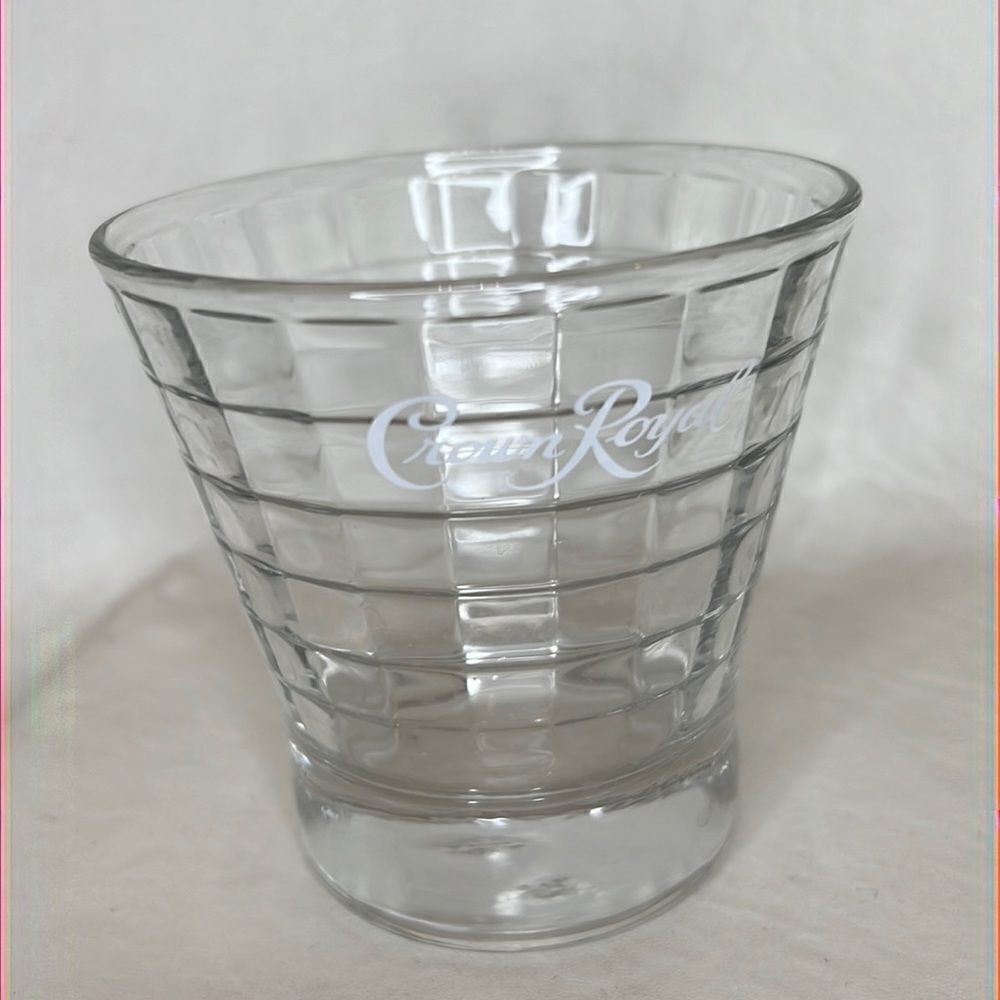 Crown Royal Whiskey 10 Oz Rocks Glass 3 1/2 In Round 3 1/2 In Tall Bar Cocktail